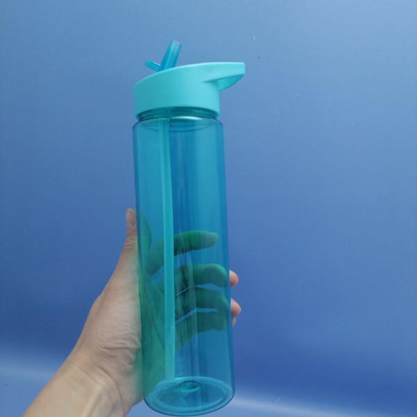 Пластиковая бутылка с трубочкой Yogger 600 мл.